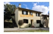 SF 36, Casa semi indipendente con due appartamenti e terreno in vendita ad Assisi