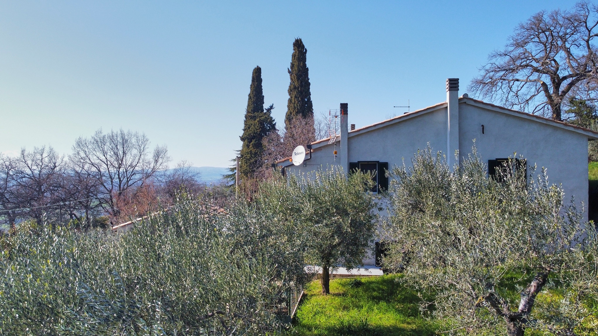 SF 42, CASALE SEMINDIPENDENTE IN VENDITA